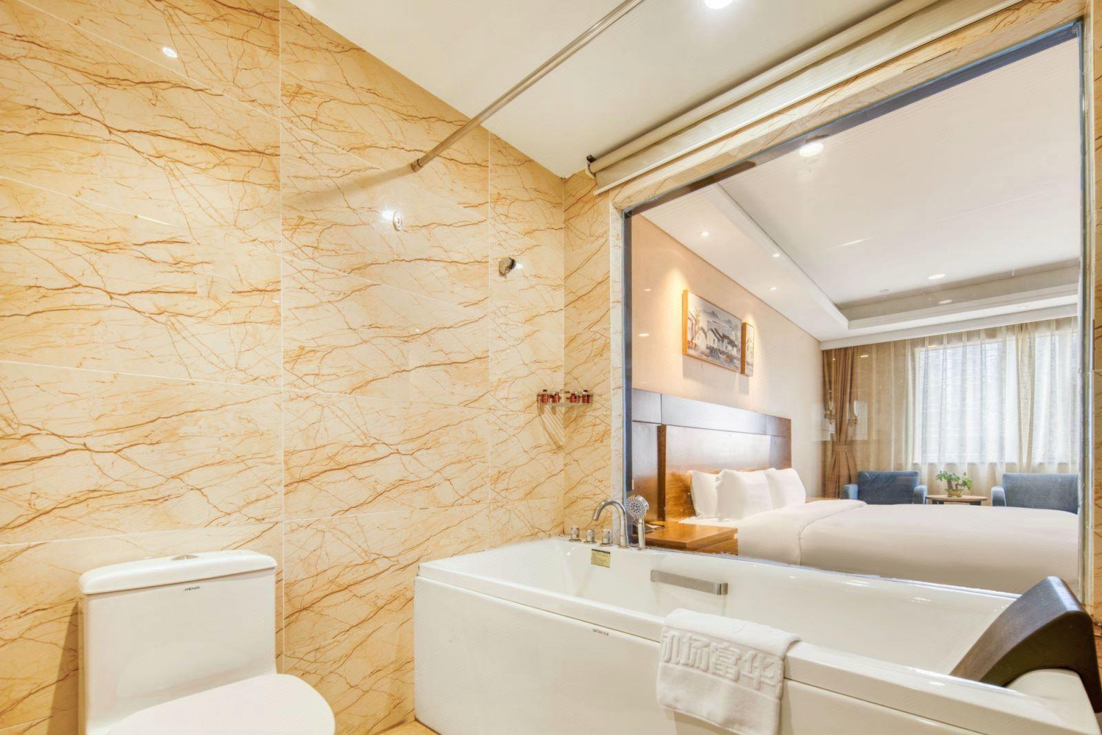Qingdao Airport Fuhua Hotel 24/24