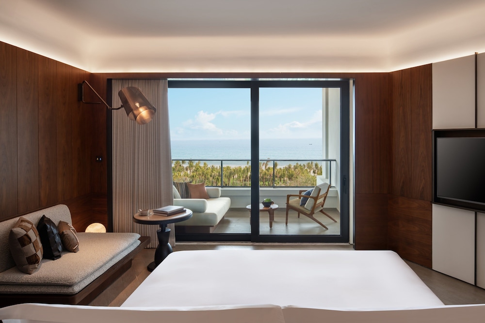 Essential, King Bed, Ocean Front