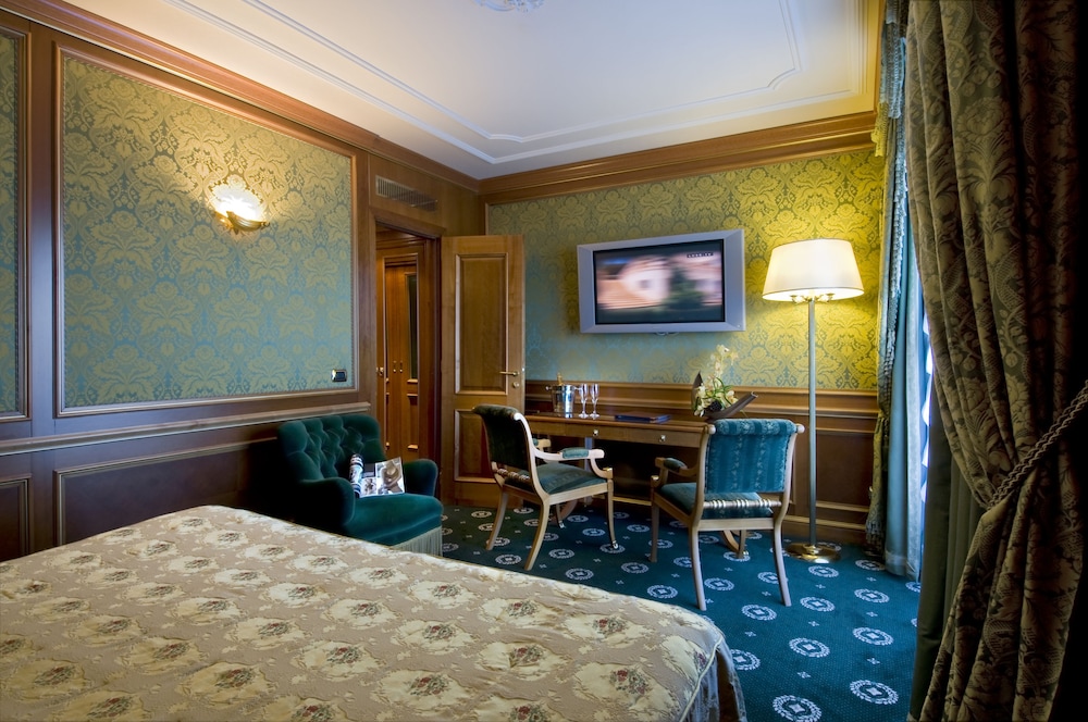 Grand Hotel Dino 32/35