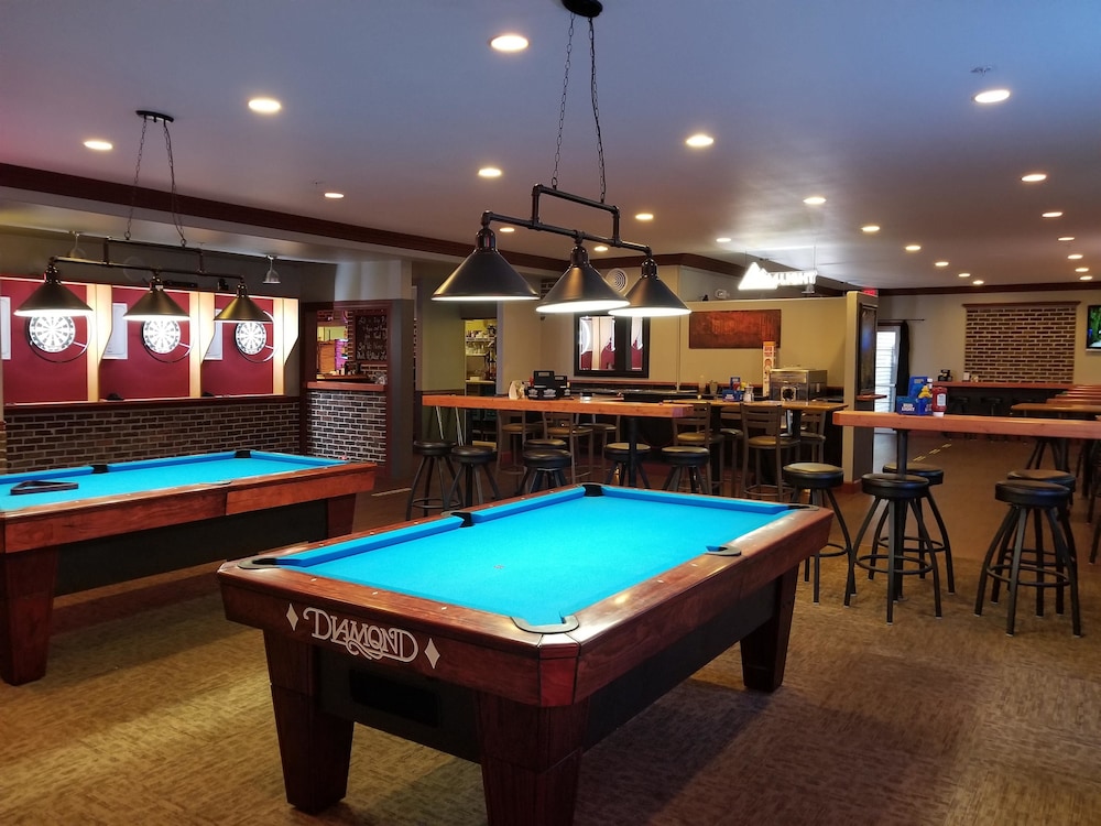 Grand View Inn And Suites 49/65