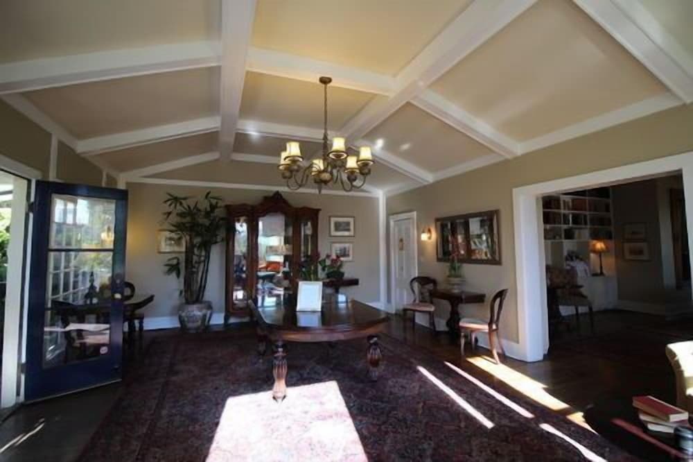 Simpson House Inn 10/50