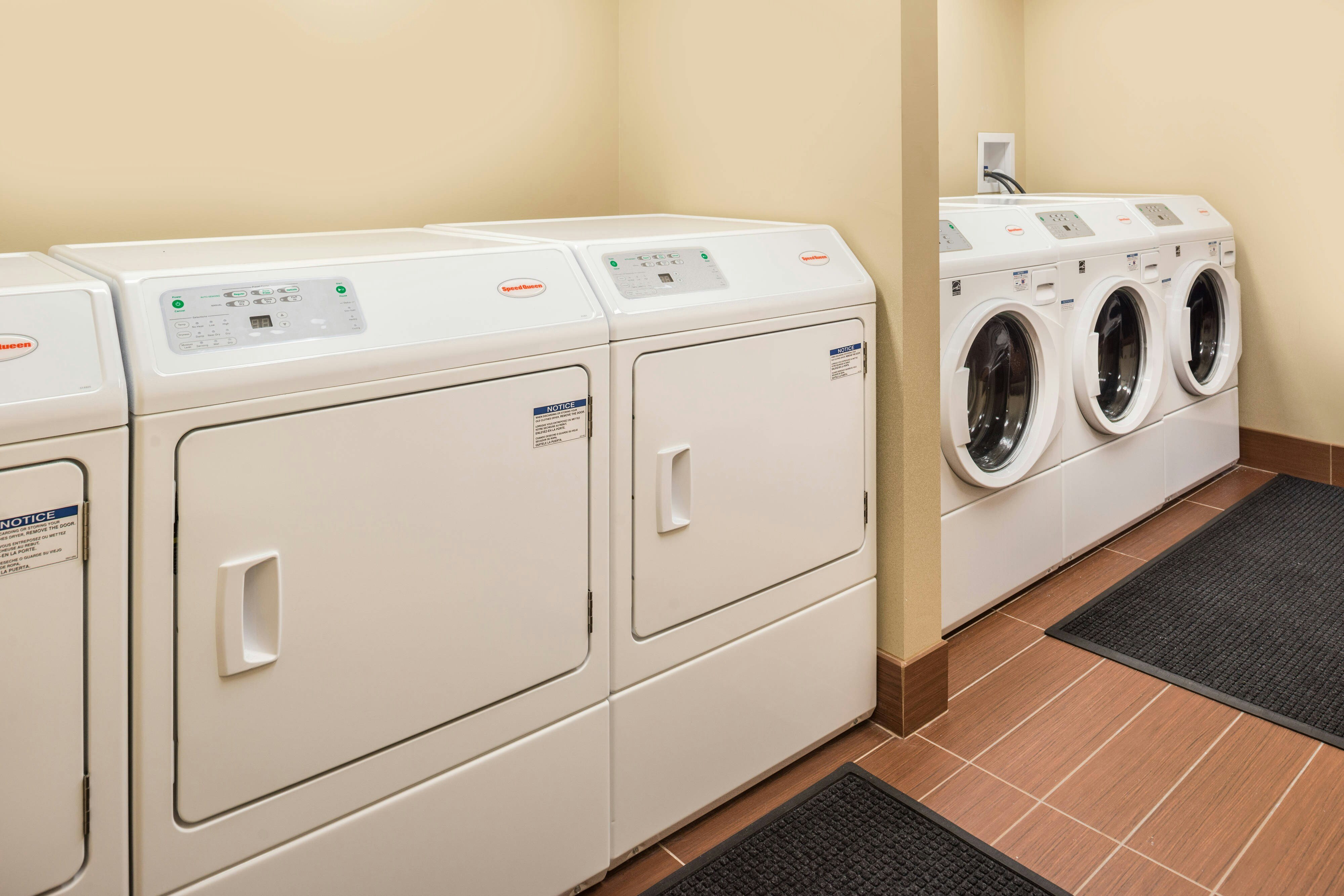 TownePlace Suites by Marriott New Hartford 23/48