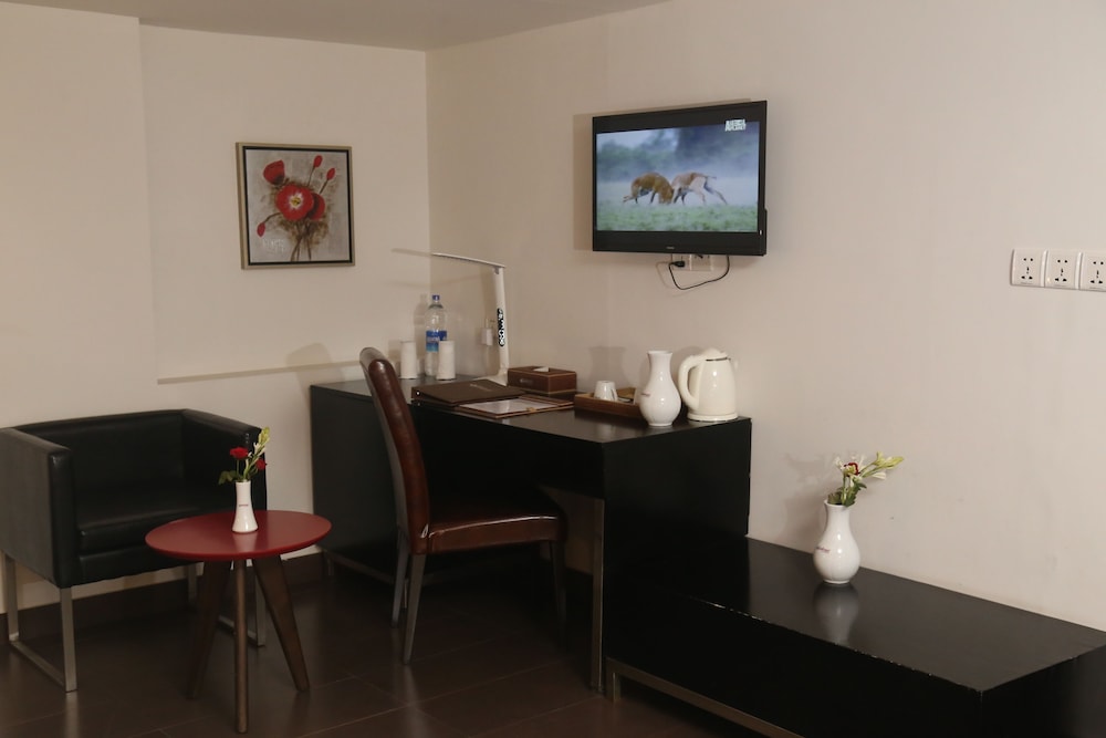 Galesia Hotel and Resort Ltd 40/48