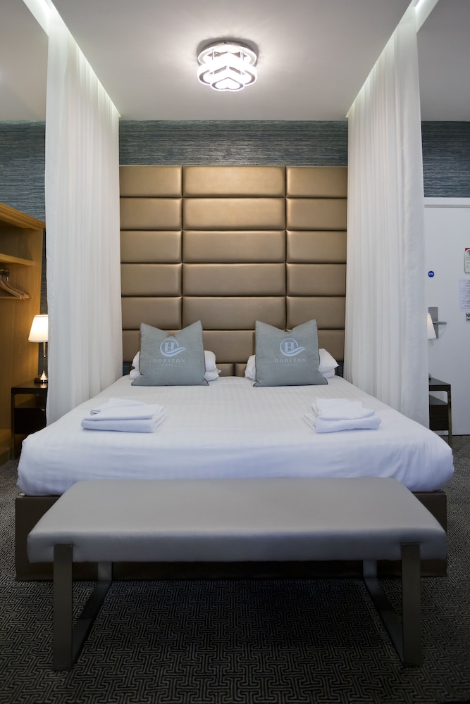 Horizon Hotel 7/32