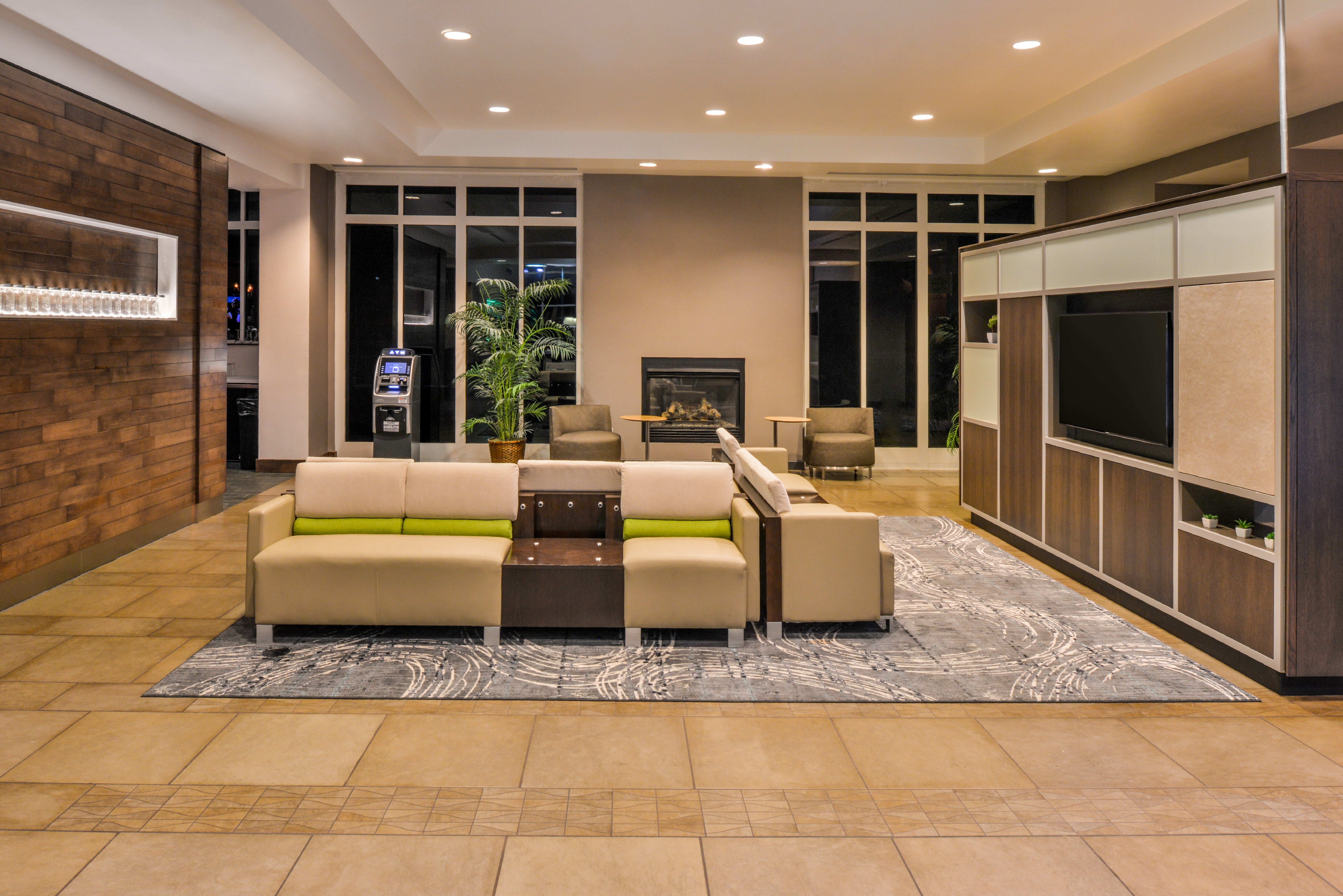 Holiday Inn Kansas City Airport 22/42
