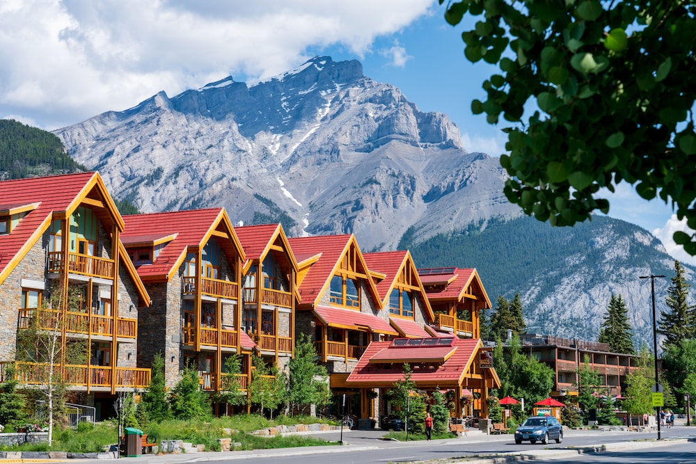 Moose Hotel And Suites 57/66