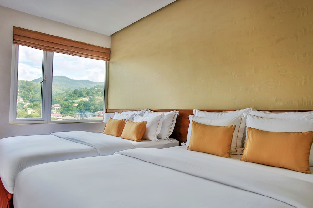 DELUXE, TWIN BEDS, CITY VIEW
