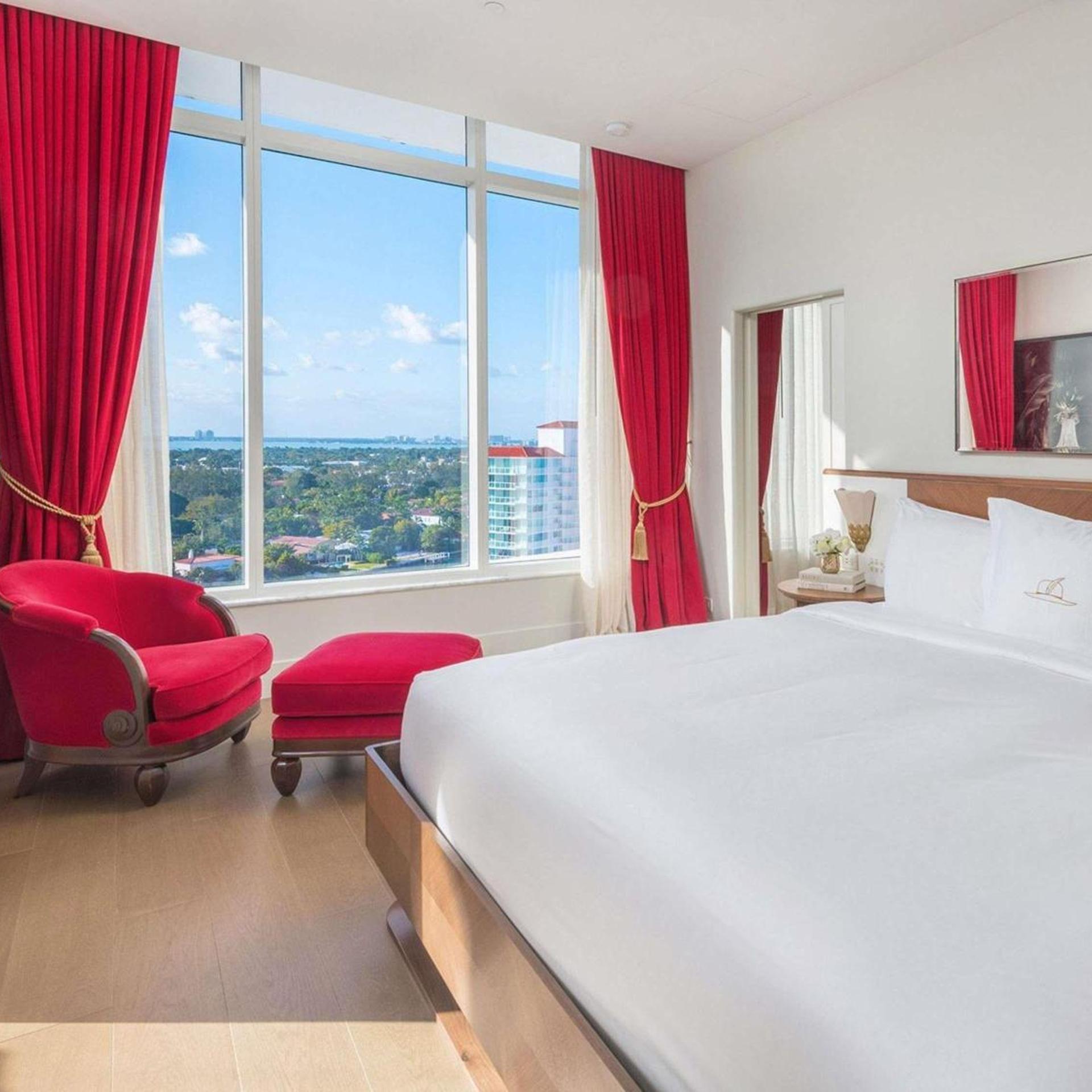 2 Bedrooms, Suite, King Bed, Bay View