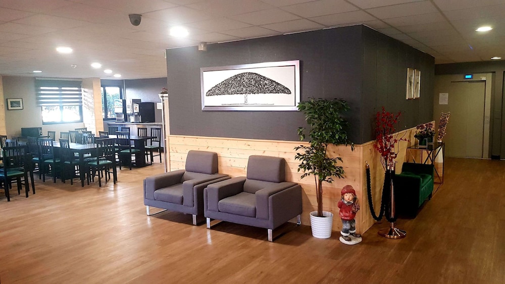 Euro Hotel Paris Creteil 22/36