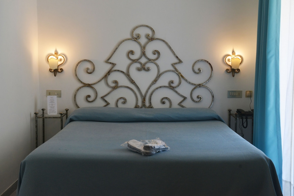 Palatium Mari Hotel 25/75