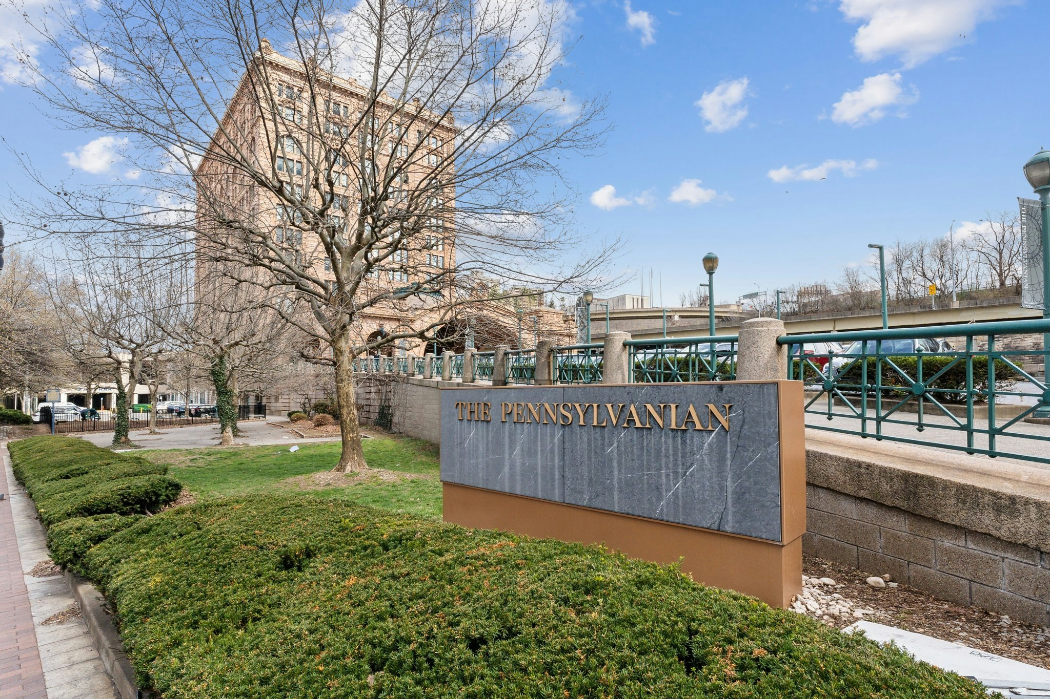 Placemakr Downtown Pittsburgh at The Pennsylvanian 13/14
