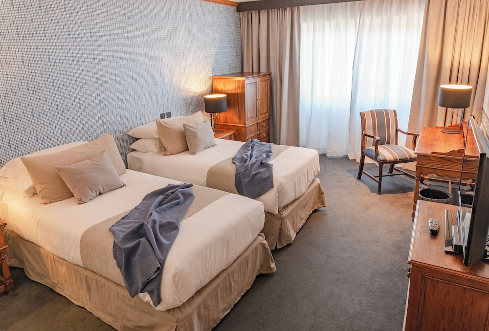STANDARD, DOUBLE BED, MOUNTAIN VIEW
