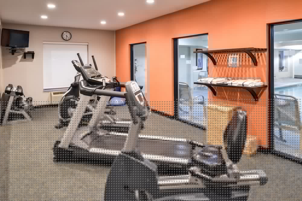 Holiday Inn Express Hotel And Suites Clifton Park 36/55