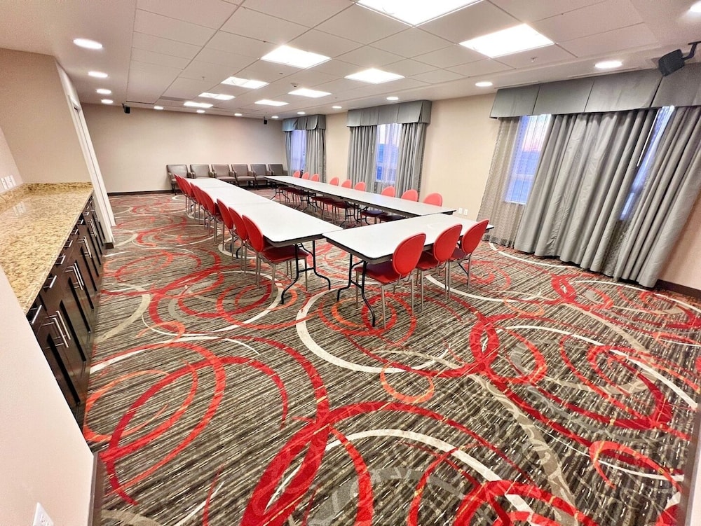 Chateau Inn and Suites Bonnyville 40/42