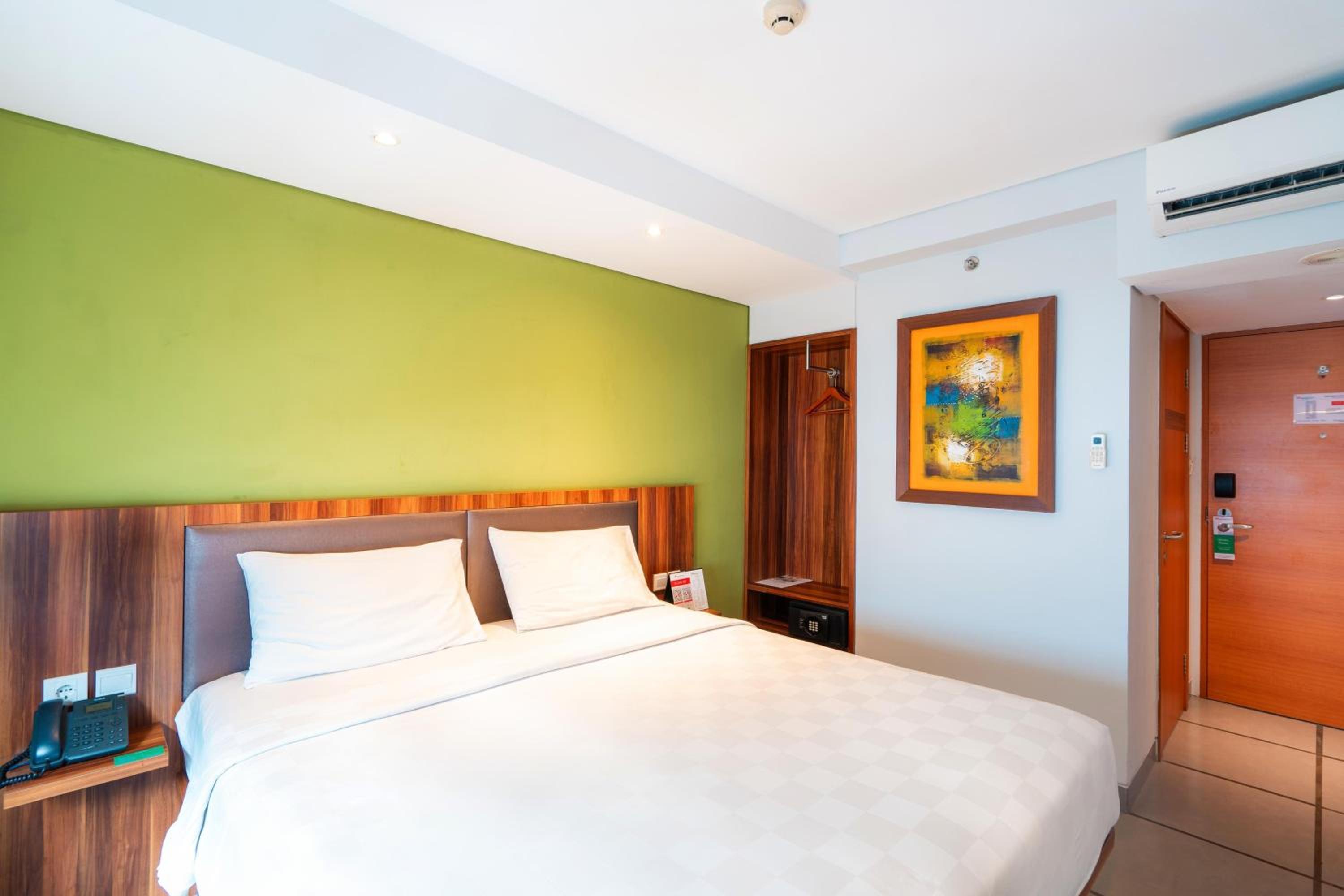 Super, Express, Queen Bed