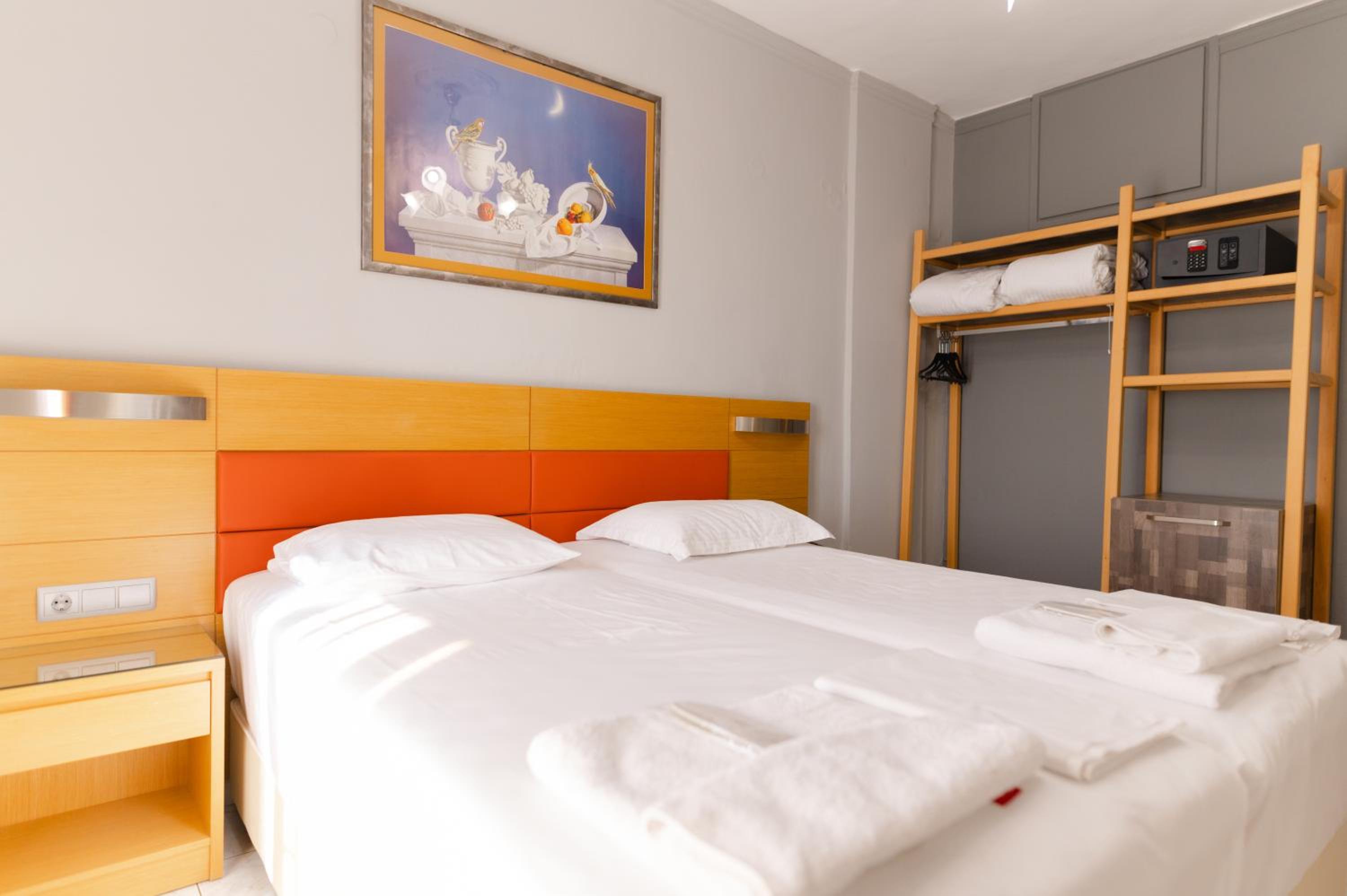 Room, Double Bed