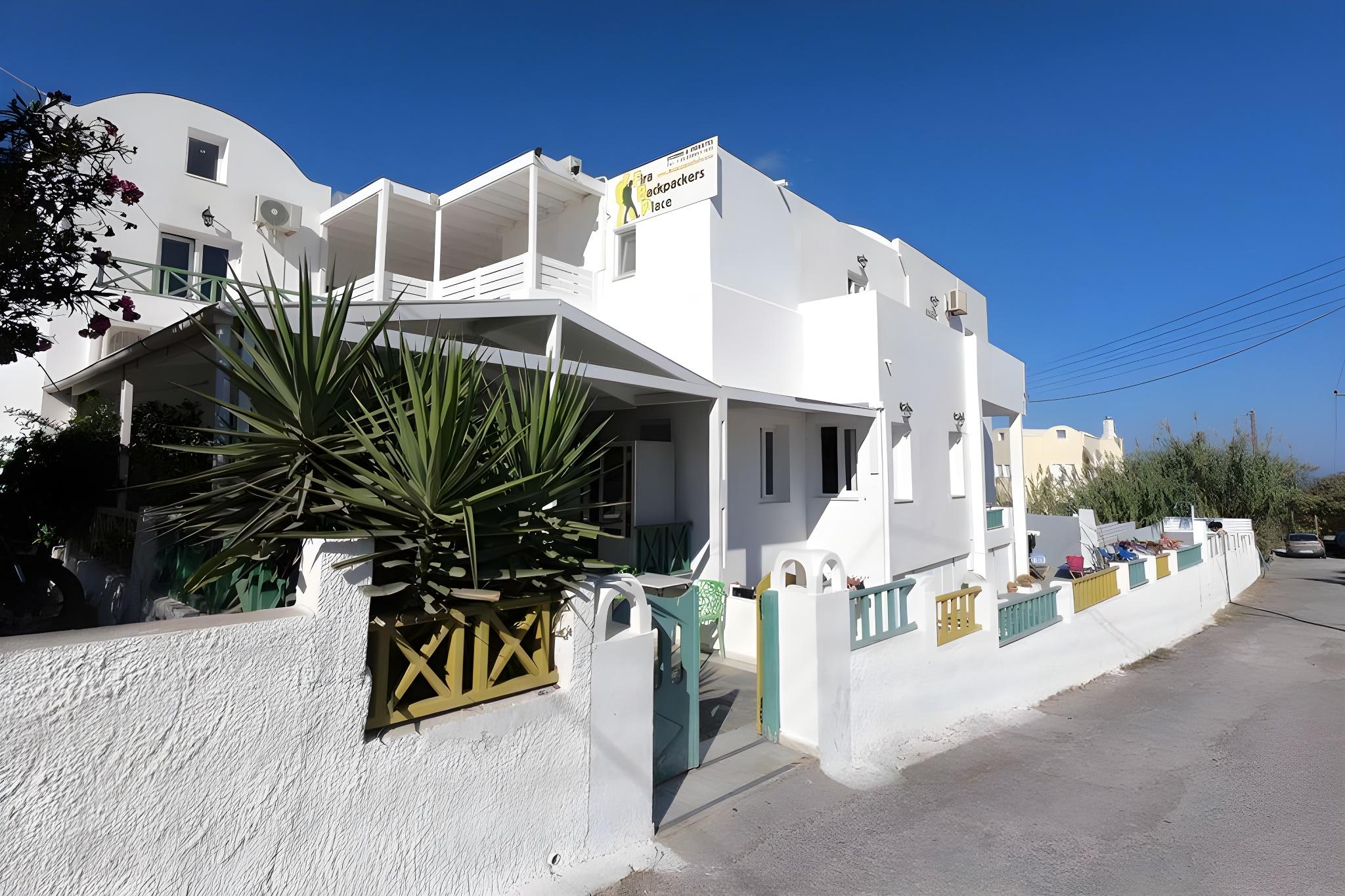 Fira Backpackers Place 15/15