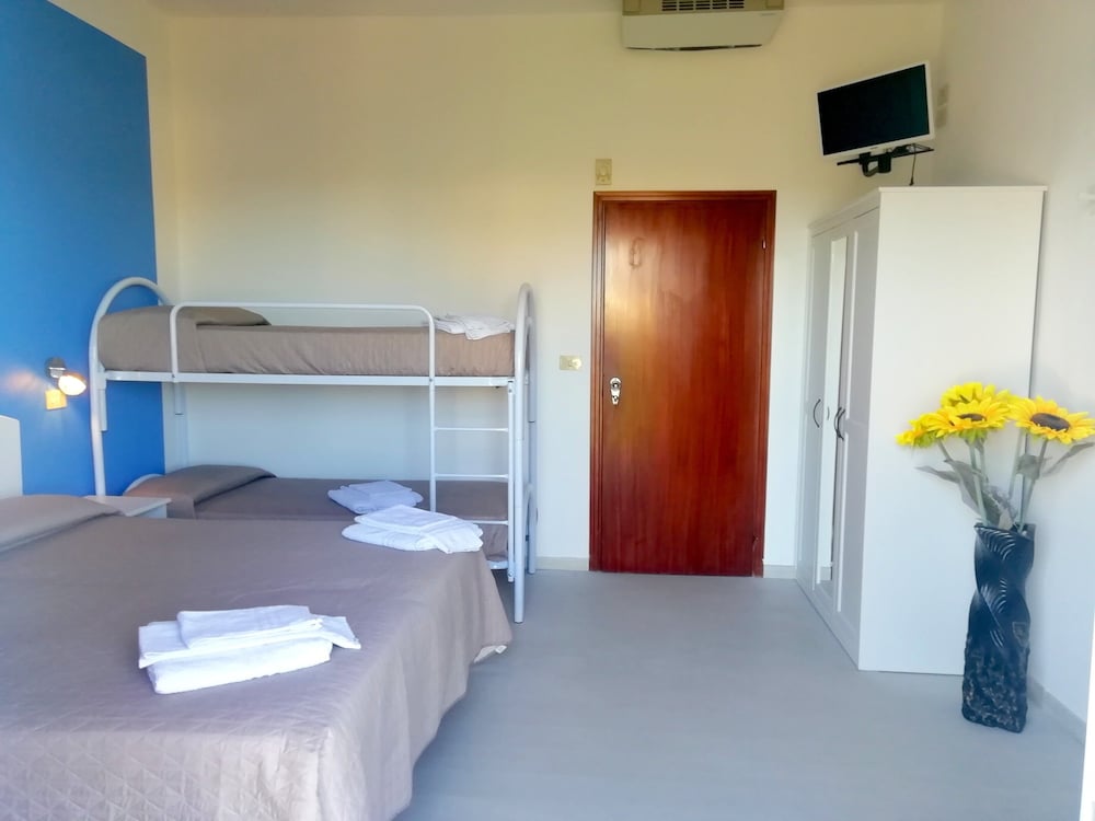Hotel Rita 7/40