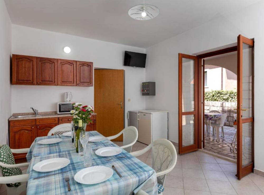 VILLA VALJALO 39/50