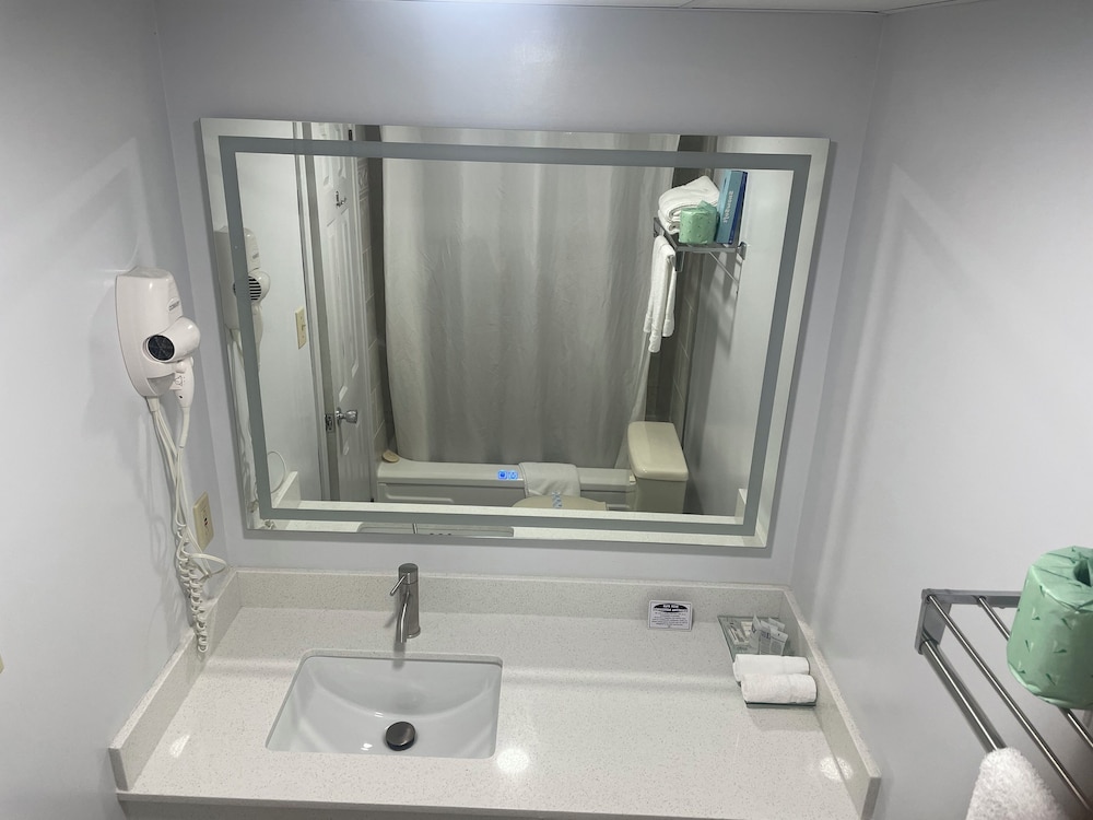 Bancroft Inn and Suites 38/39