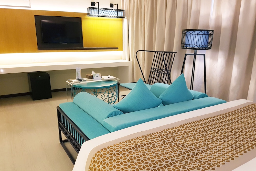 Hue Hotels Resorts Boracay 49/67