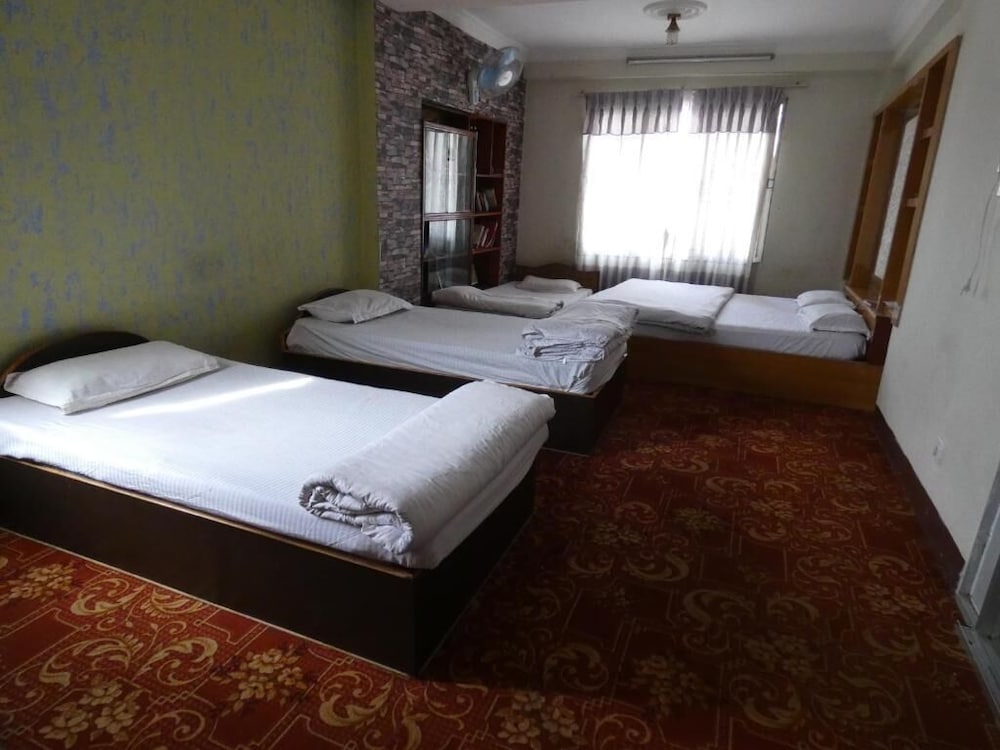 Sara's Backpackers Hotel 17/74