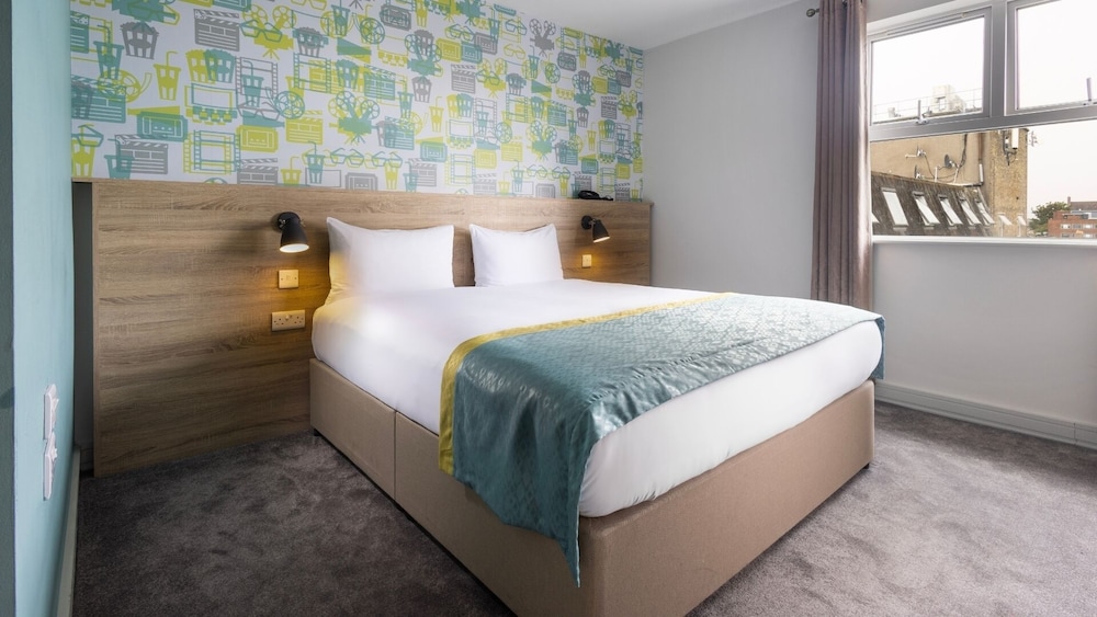 Camden Deluxe Hotel 24/56