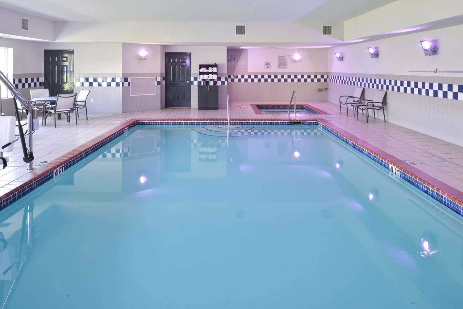 Comfort Inn & Suites Fayetteville-University Area 14/35