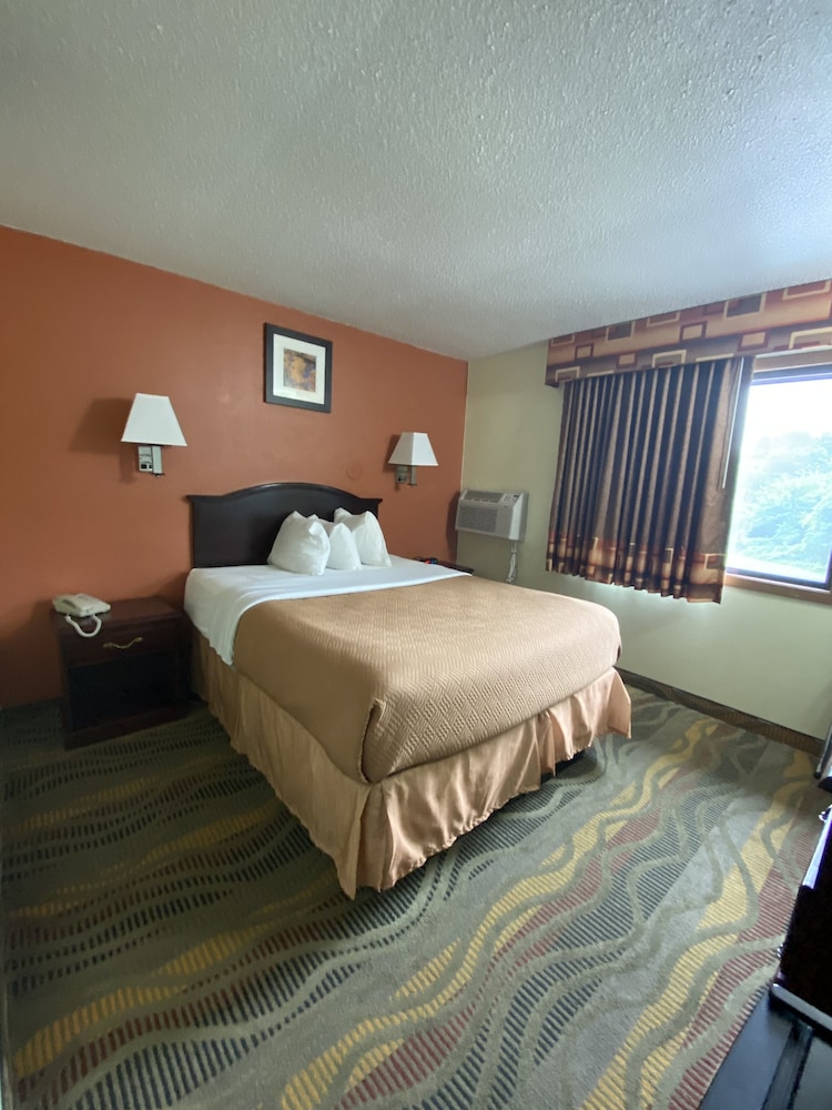 Travelodge by Wyndham La Porte/Michigan City Area 22/50