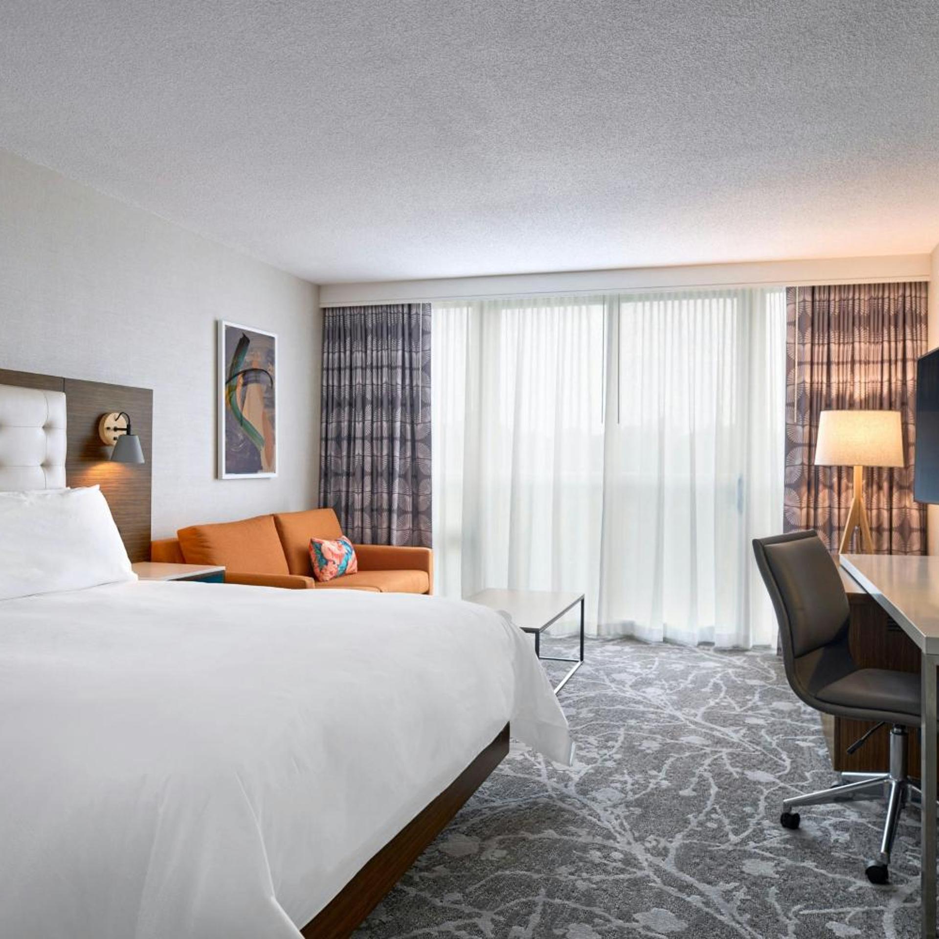 Club, King Bed