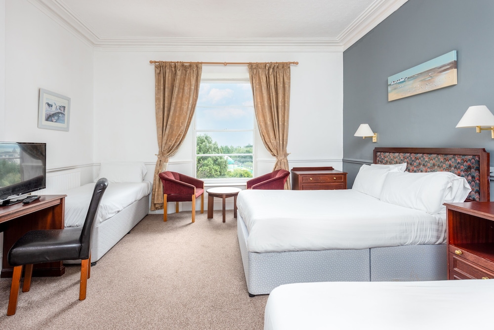 Abbey Lawn Hotel 31/64