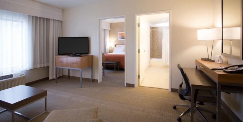 Holiday Inn Express Suites Pocatello 89/97