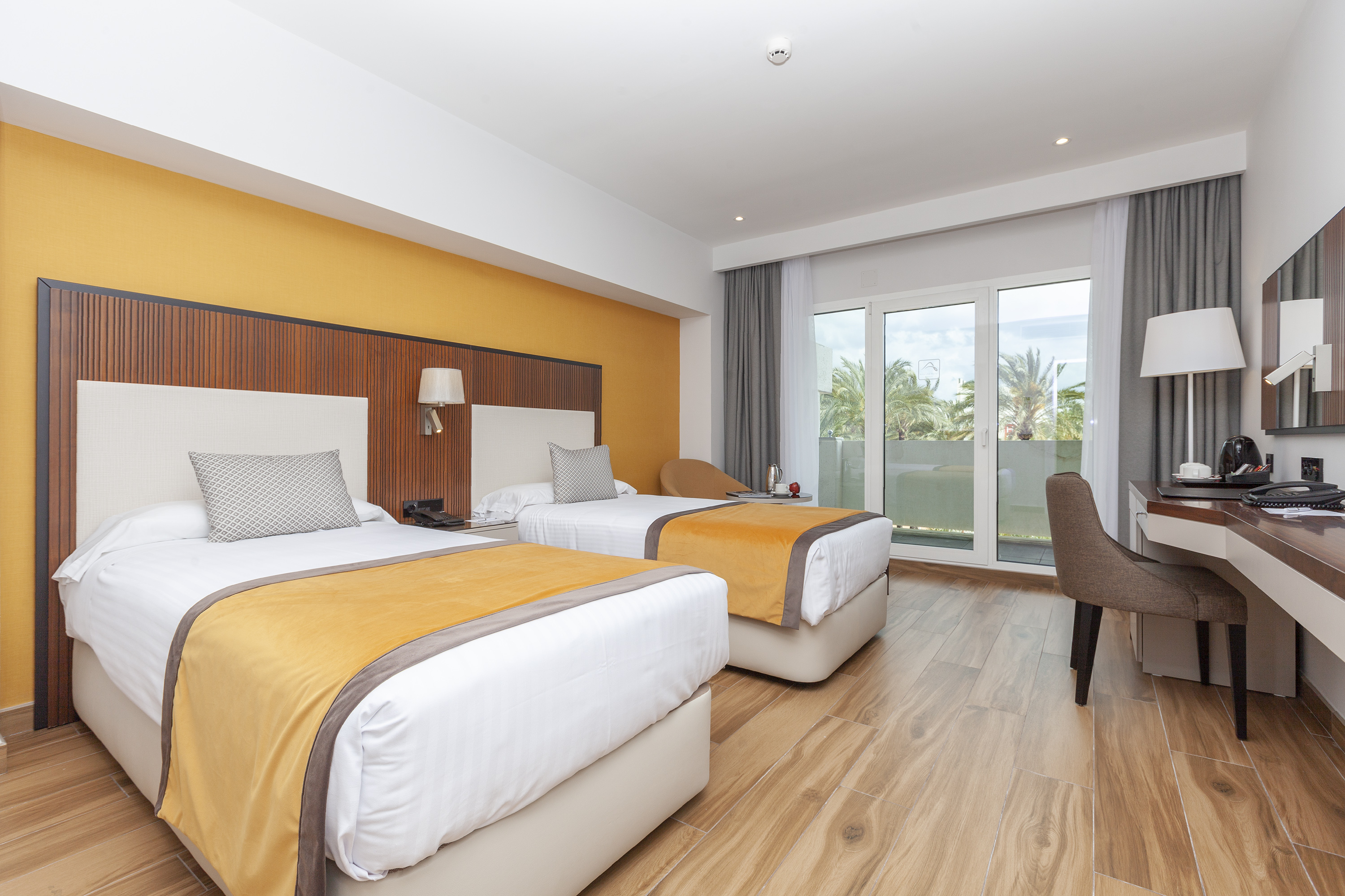 Deluxe, Double or Twin Bed