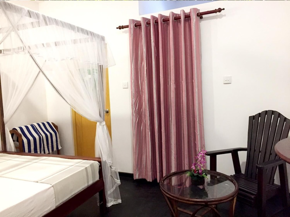 Damith Tourist Inn 17/44