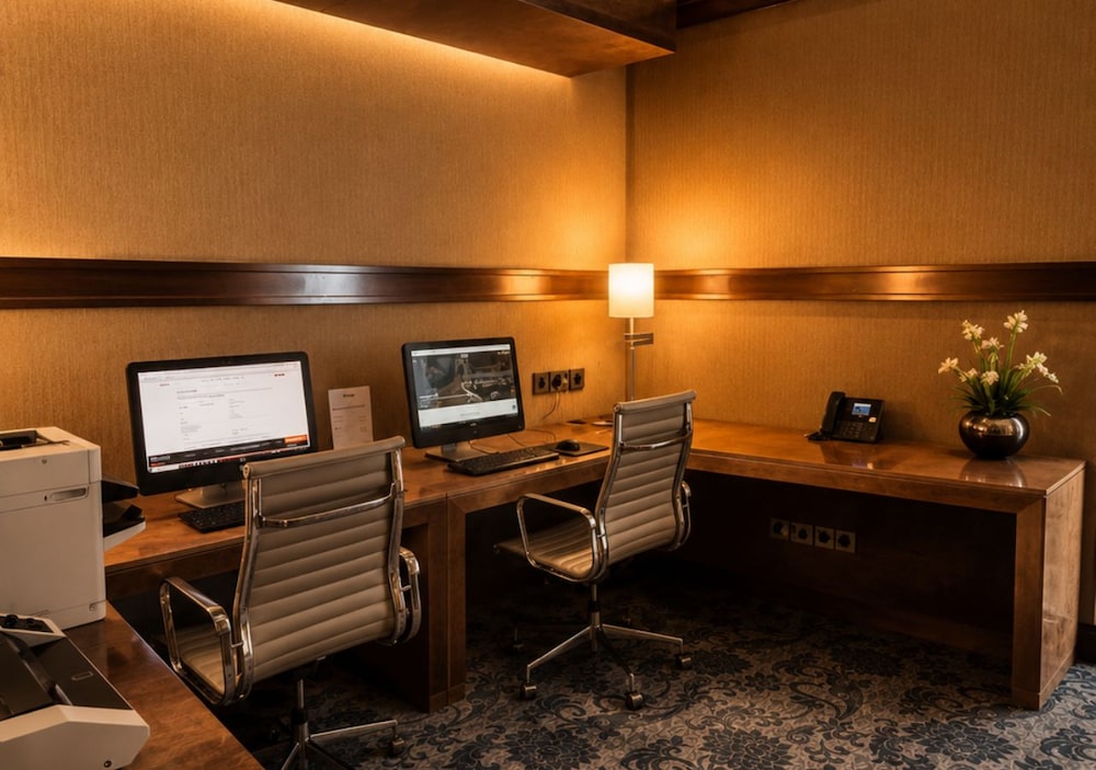 Dusit Thani Abu Dhabi 35/45