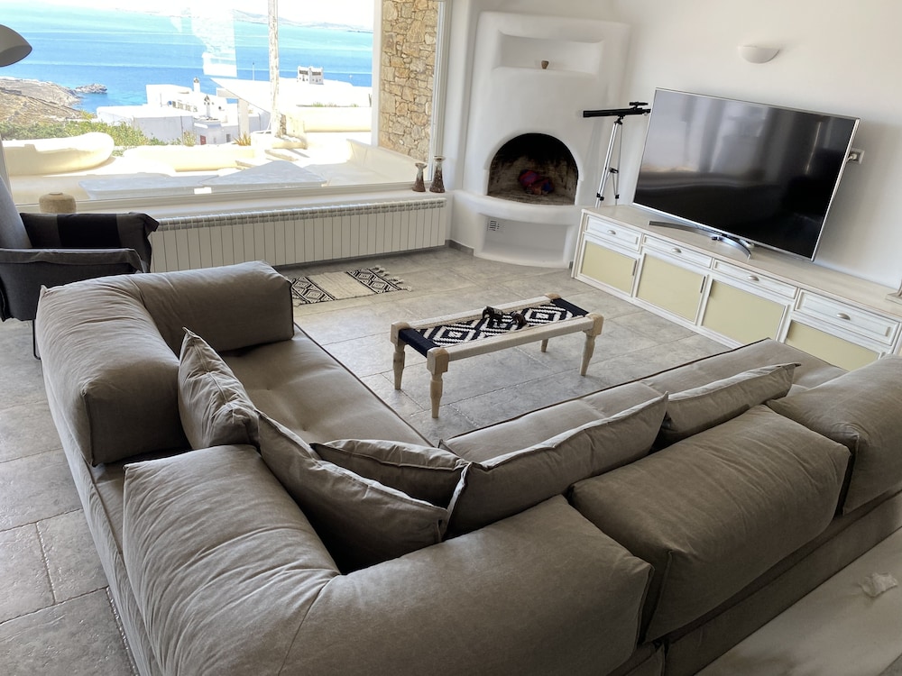 Flaskos Suites 32/50