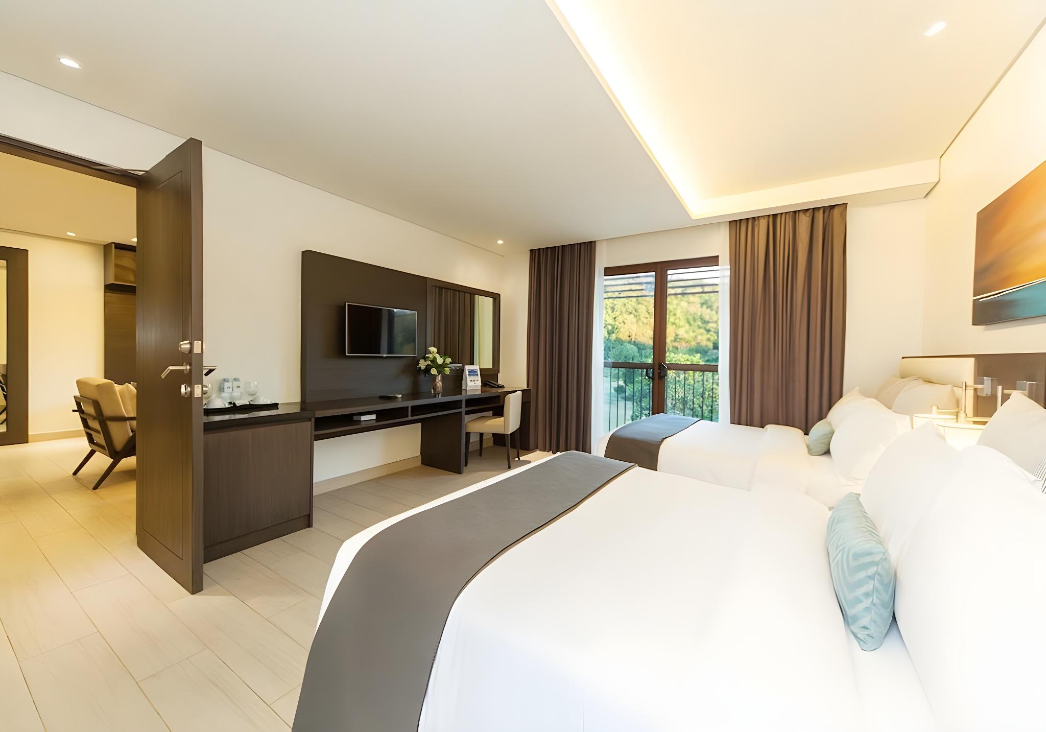 2 Bedrooms, Family Suite, Golf Course View, Garden Area