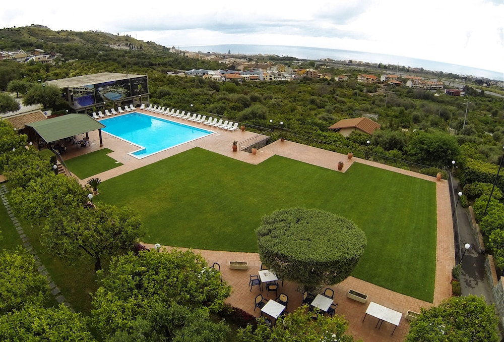 'A NUCIARA PARK HOTEL & WELLNESS CENTER 37/40