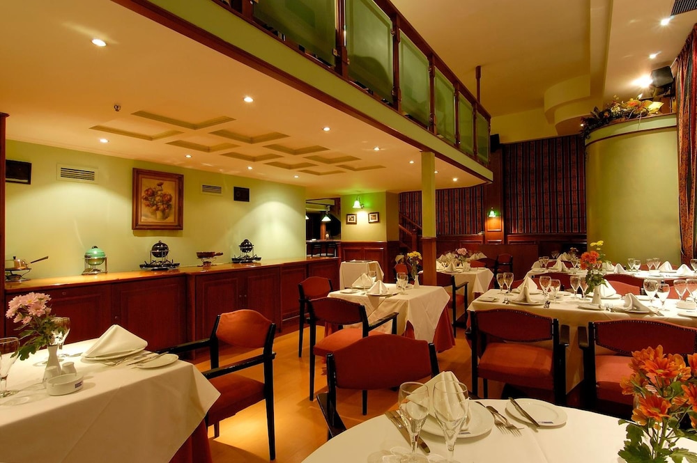 Mercure Patras Astir 33/69