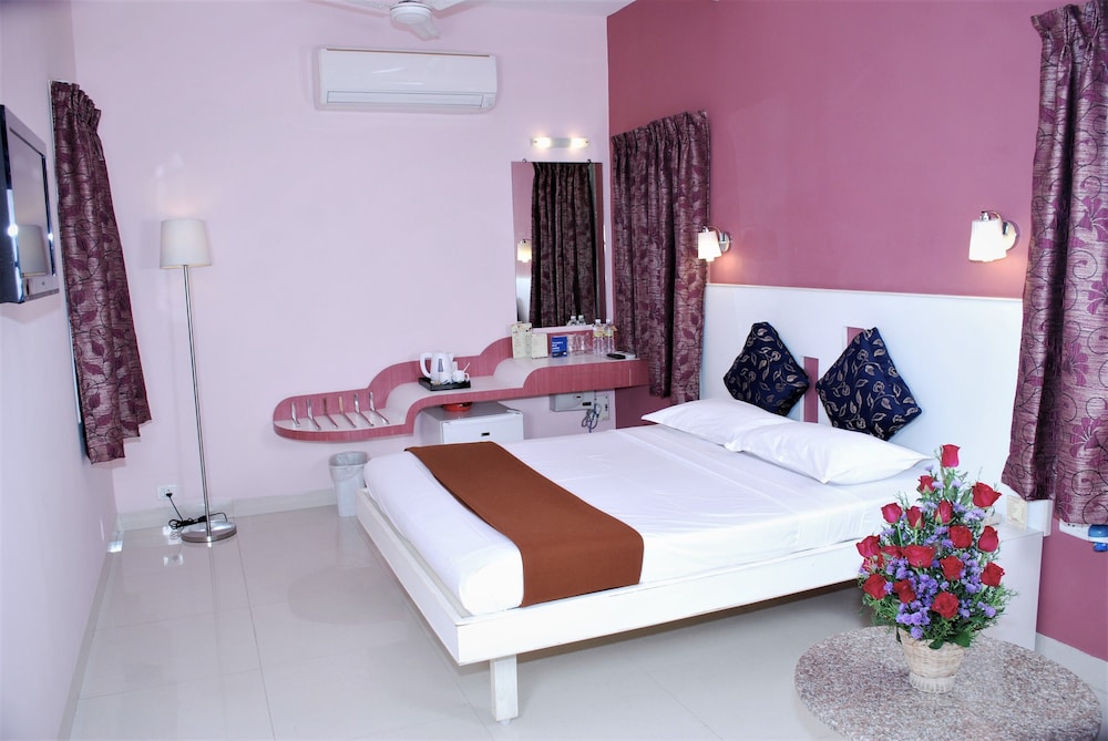 DELUXE, DOUBLE BED