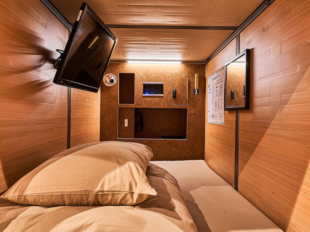 Capsule, Female Only, Bunk Bed