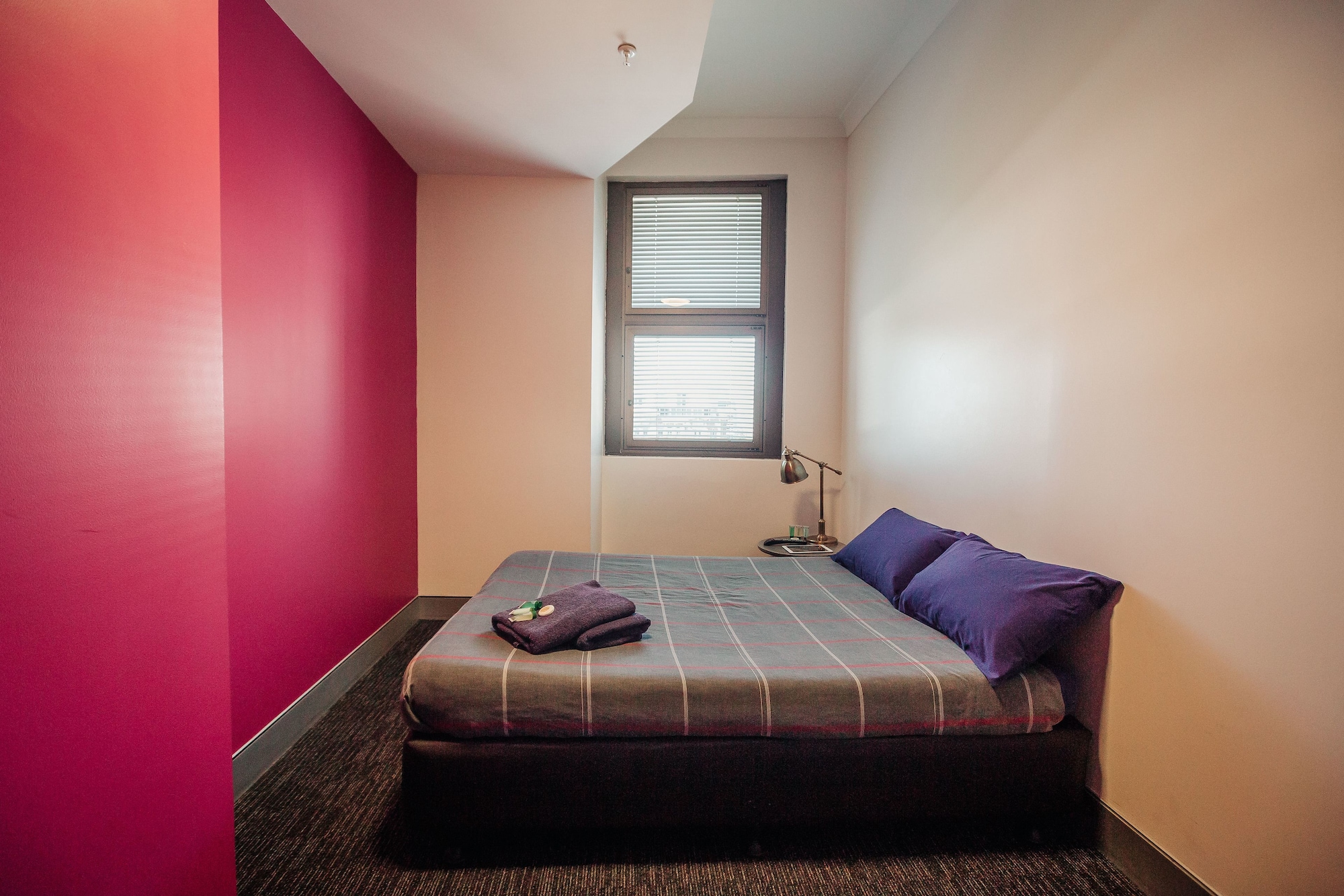 ROOM, DOUBLE BED, SHARED BATHROOM