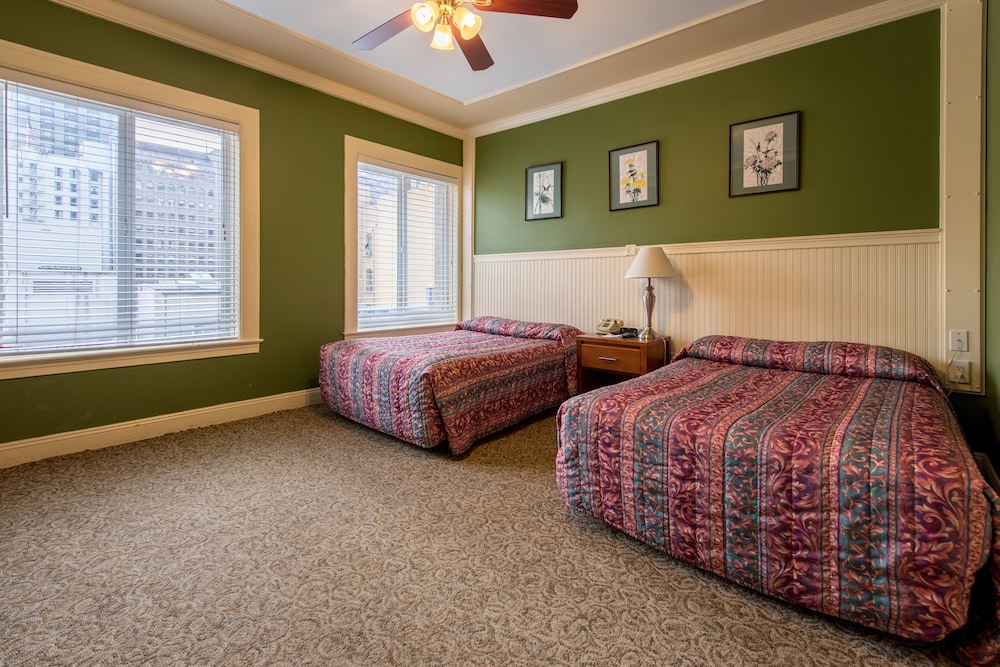 غرفة بسريرين مزدوجين، Grant Hotel 3/3