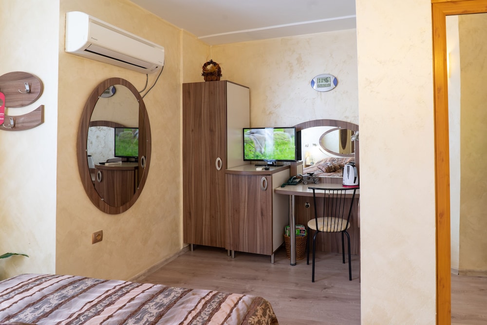 Hotel Color Varna Center 45/54