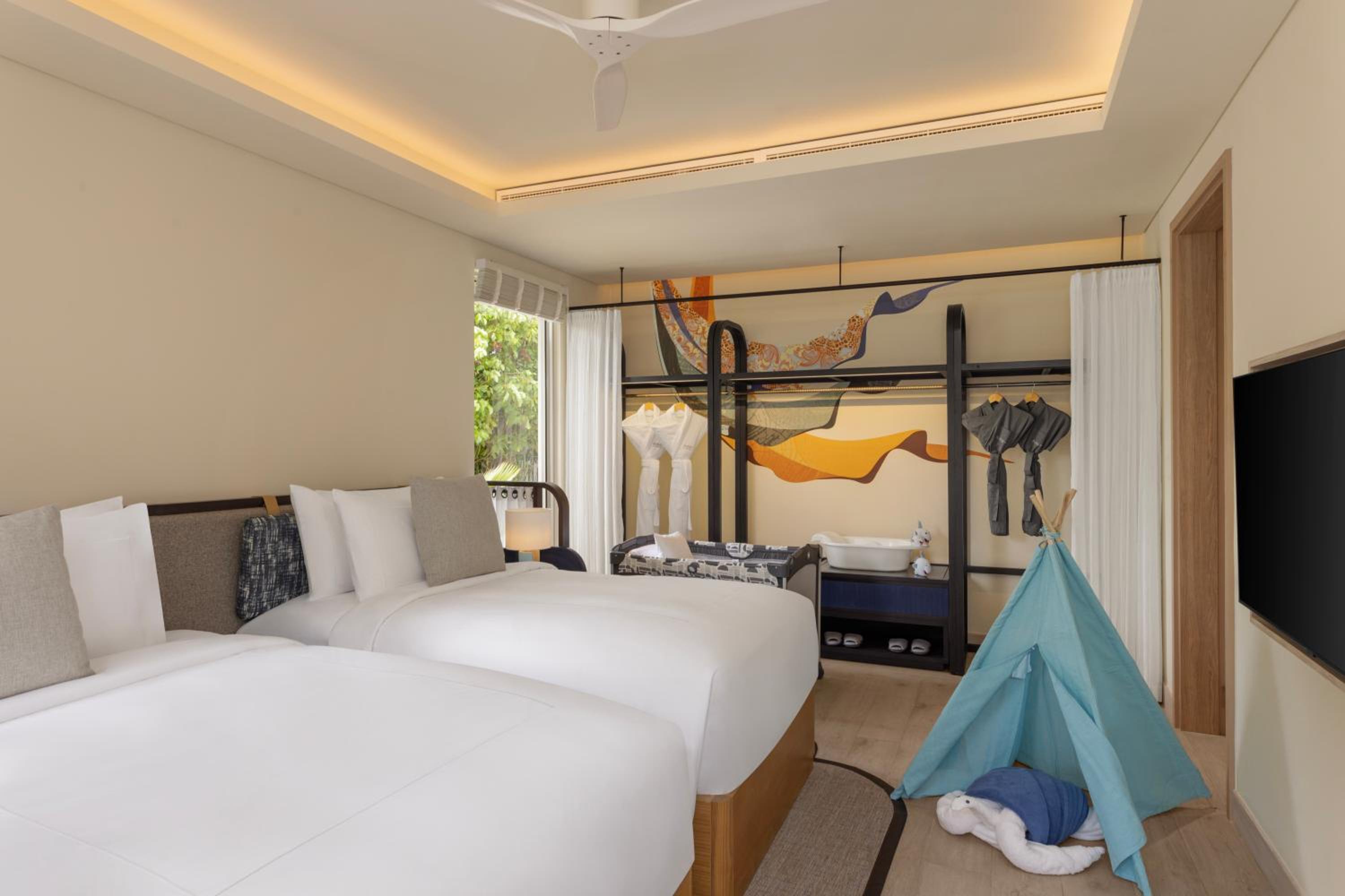 2 Bedrooms, Beach Villa, King and Twin Beds