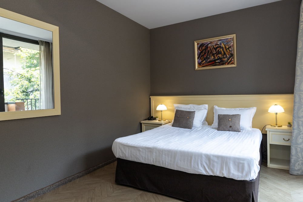 St. George Hotel 12/50