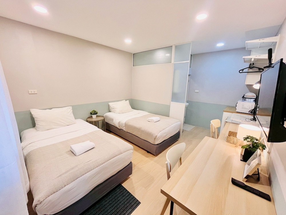 COMFORT, STUDIO
