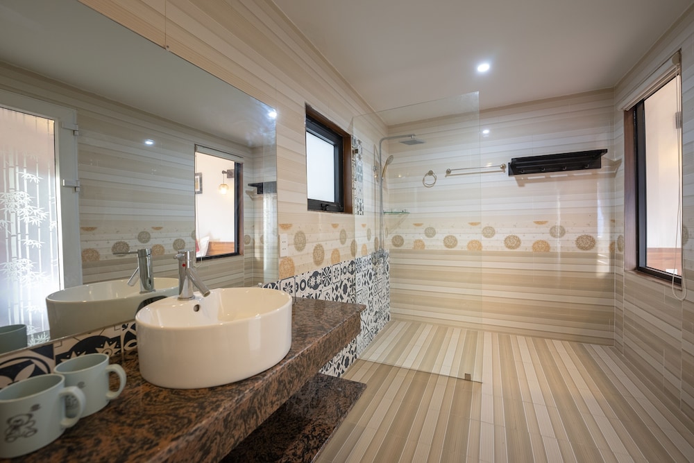 Hung Do Beach Homestay 50/50