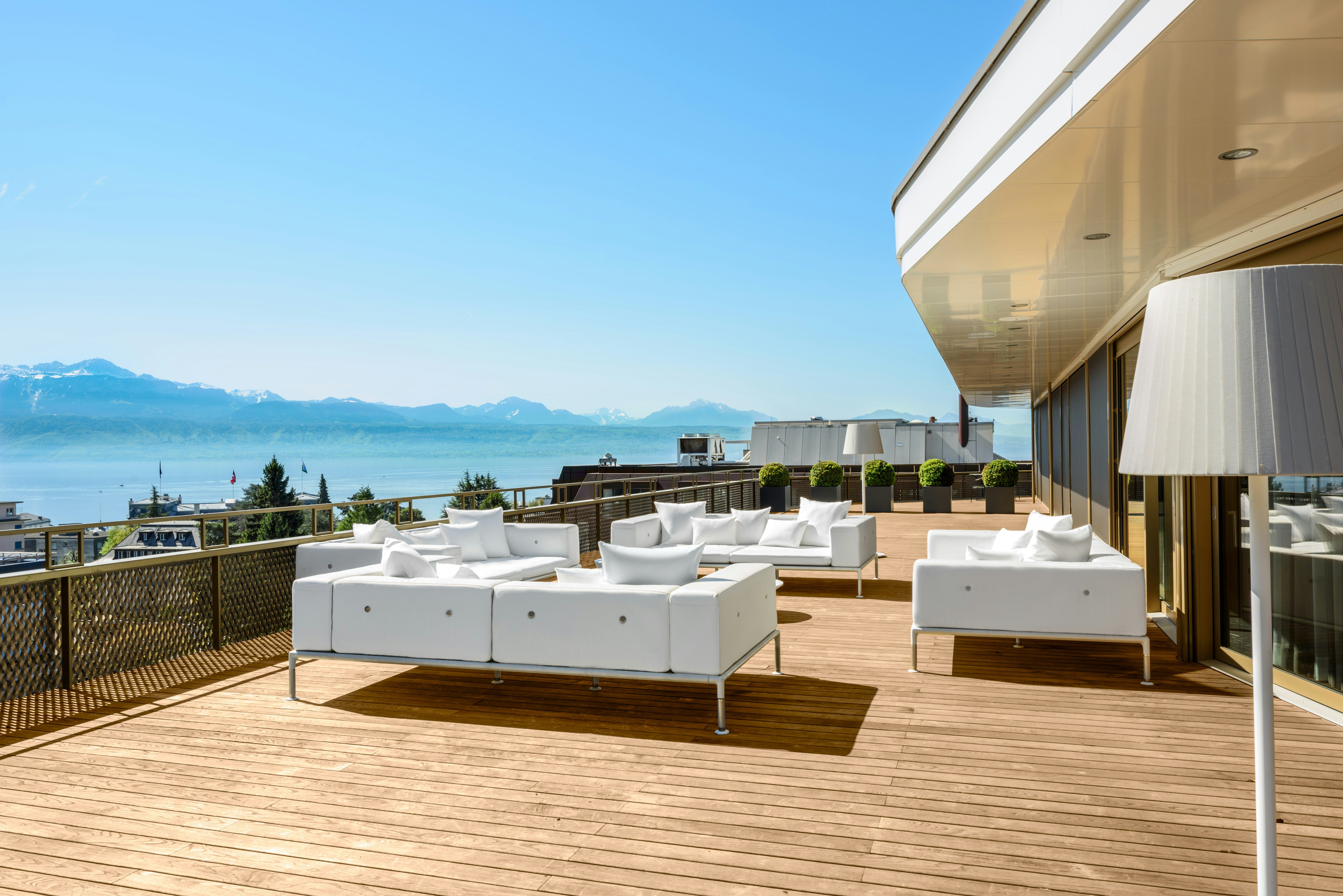 Royal Savoy Hotel and Spa Lausanne 80/84