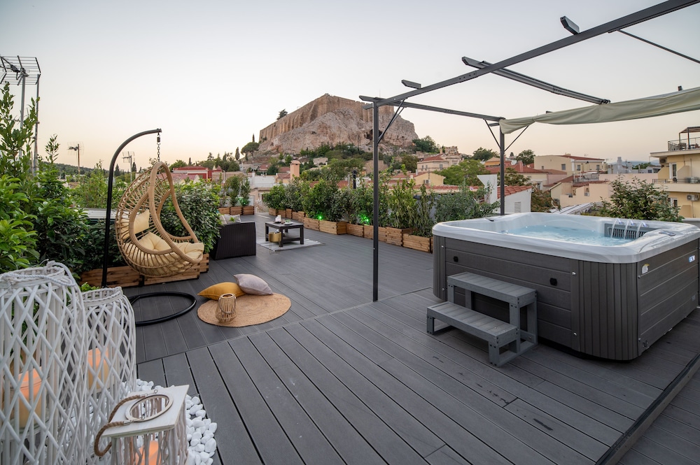 Plaka Arch Suites 24/41